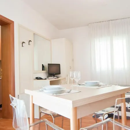 Divina Aparthotel