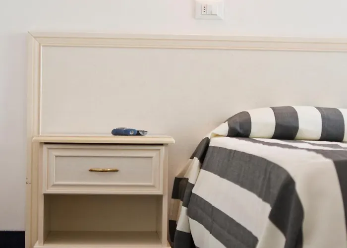 Aparthotel Divina 3*