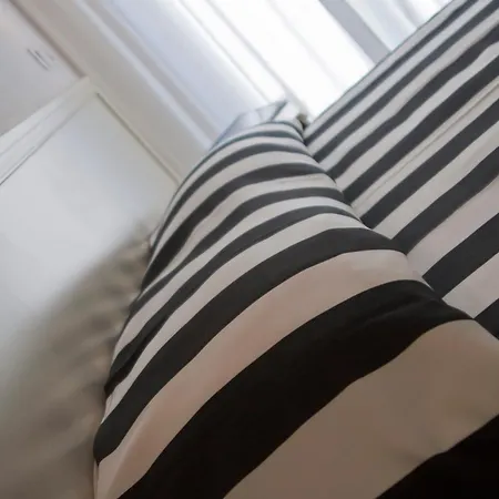 Aparthotel Divina 3*